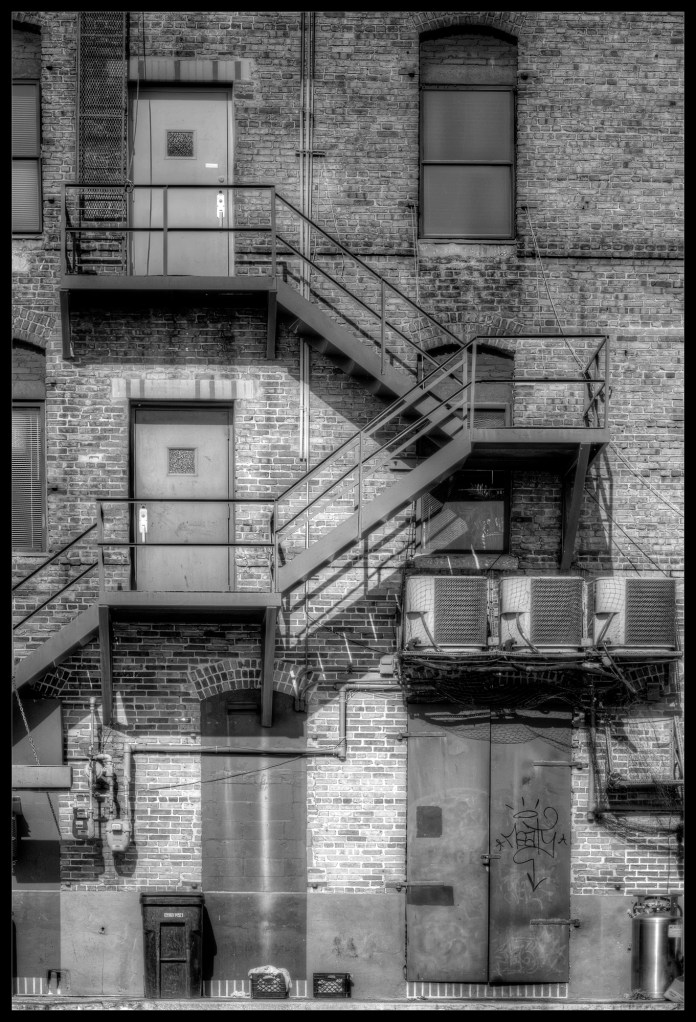 robert-santafede-mousetrapBW "Mousetrap", the black and white version by Robert Santafede